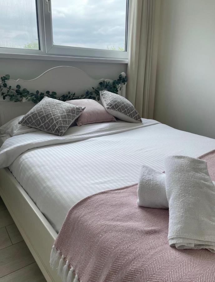 Ferienwohnung Cozy Flat 15 Mins From City Centre With Parking Cardiff Exterior foto